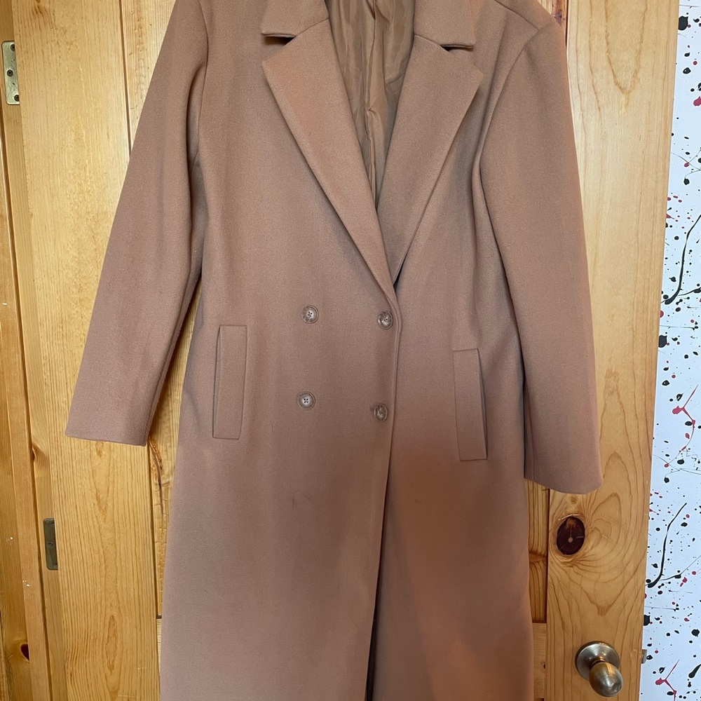 Tan trench